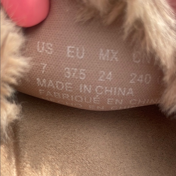 Aerie Cream Plush Slide Sandals - Picture 6 of 8